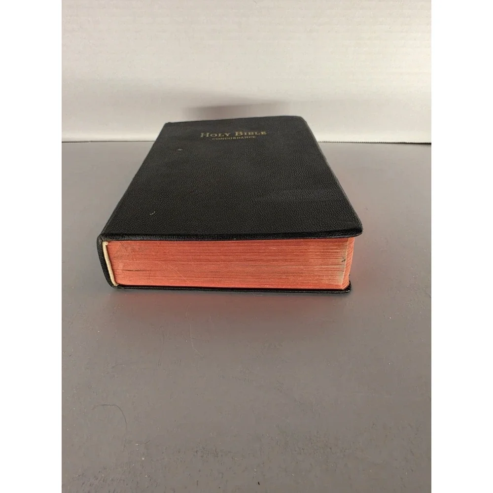 Vintage Holy Bible KJV Red Letter Concordance World Publishing Self Pronouncing